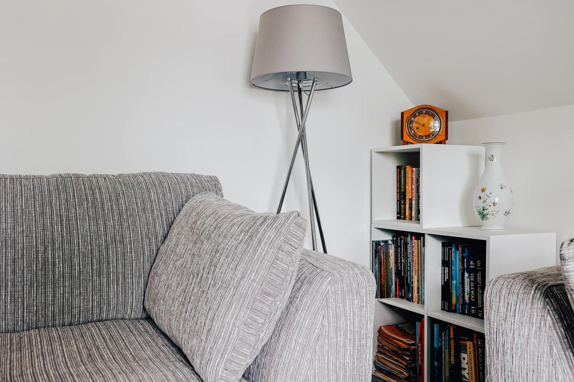 Private Two Bedroom Residence In Southbourne - Private Parking - Off The High Street - Minutes Away From The Beach Bournemouth Dış mekan fotoğraf